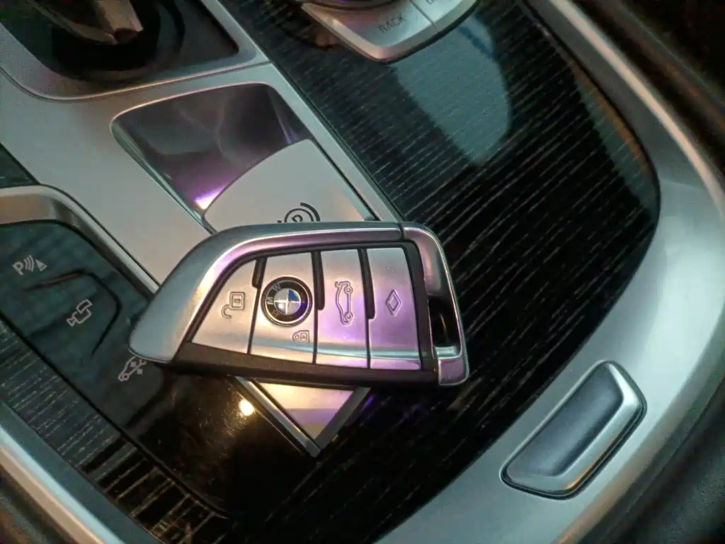 BMW 7-SERIES