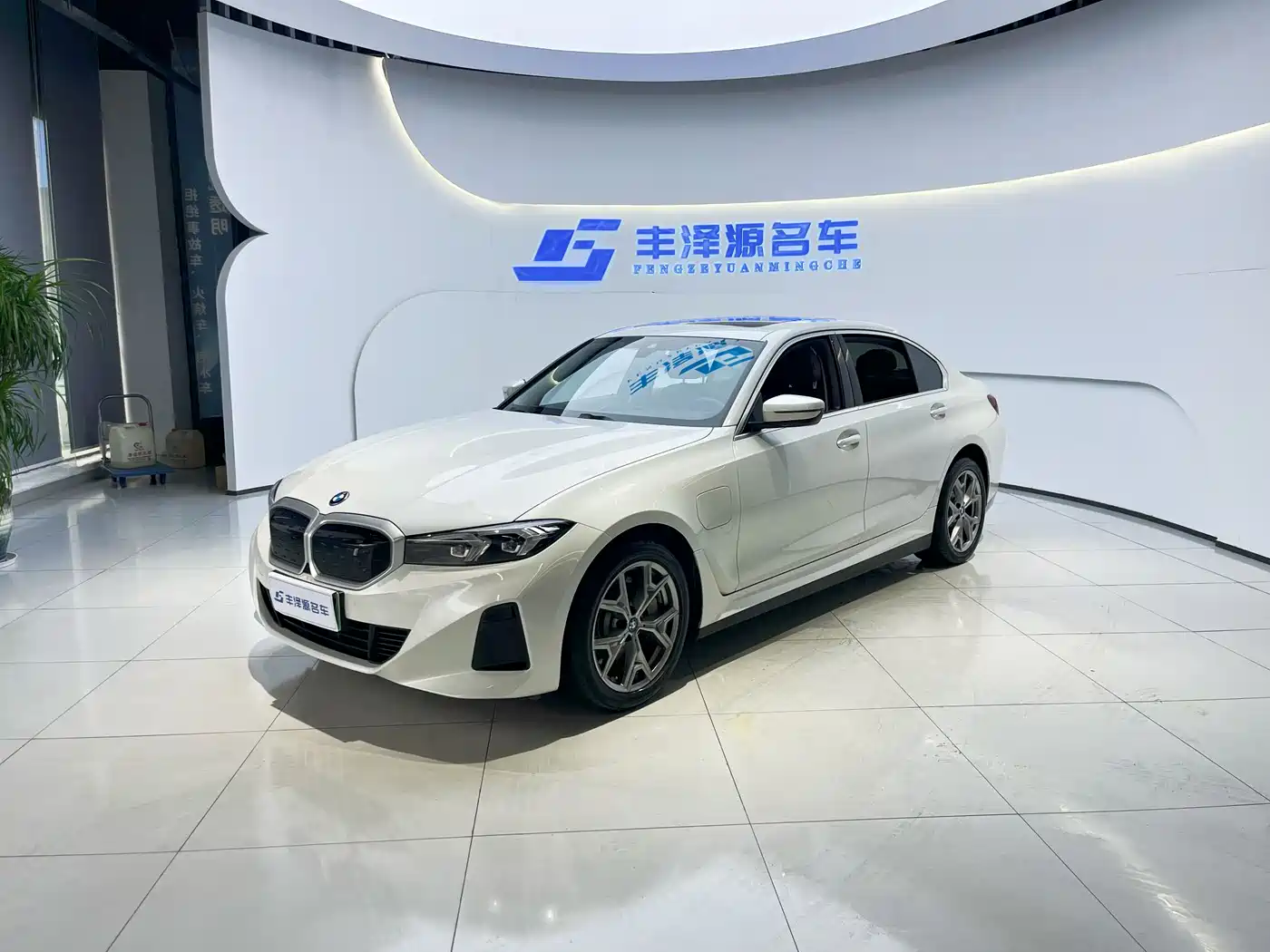 BMW i3 2024 eDrive 35 L