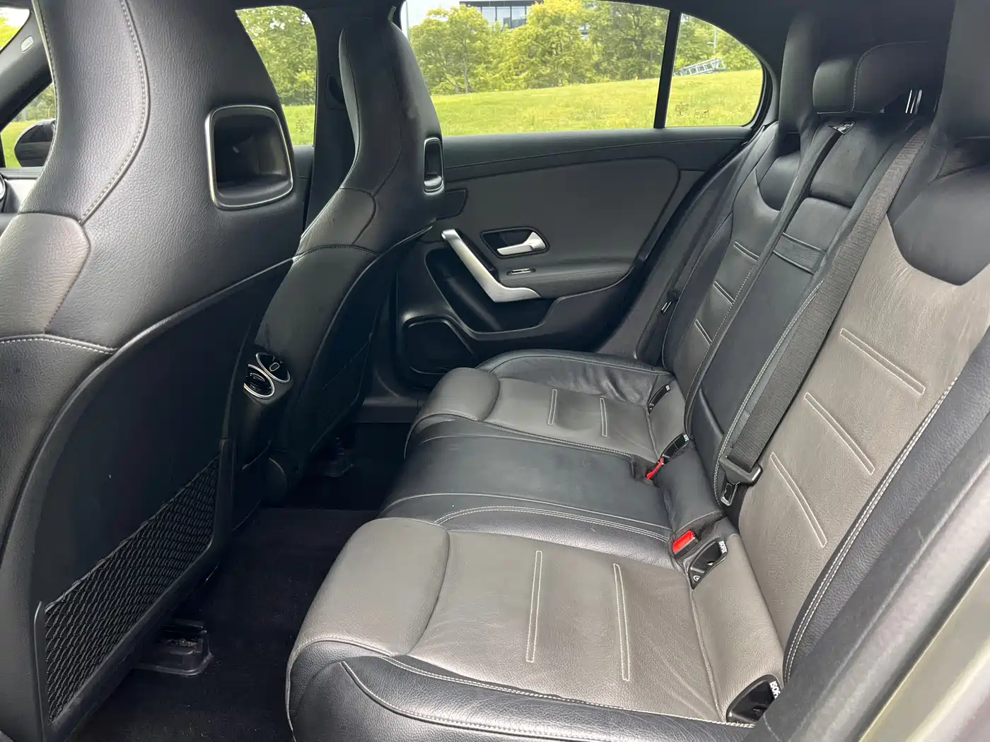 Mercedes-Benz A-Class AMG (Import) 2020 AMG A 35 4MATIC фото 6
