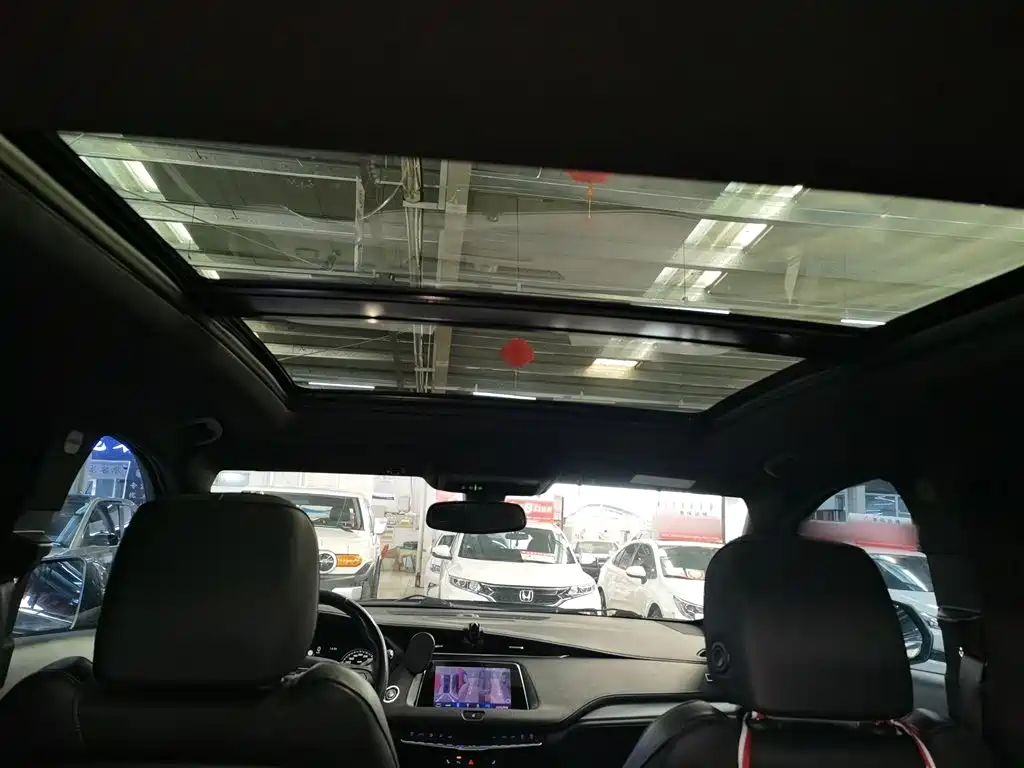 Cadillac XT4 2018 28T FWD Leading Edition фото 9