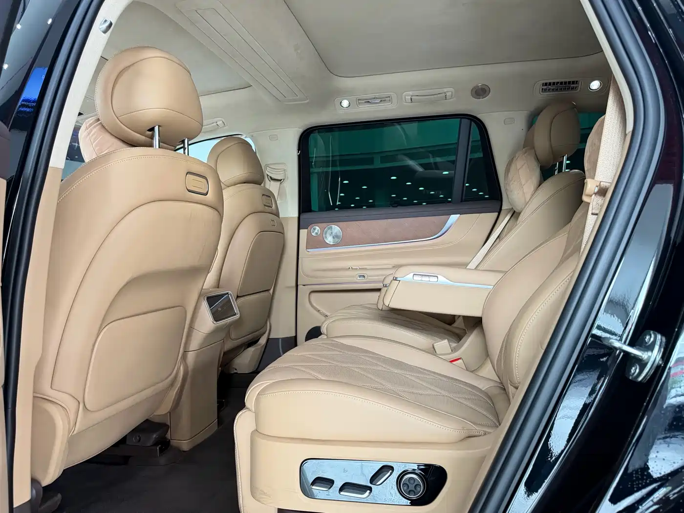 AITO Wenjie AITO M9 2025 Extended Range Ultra 52kWh 6-Seater фото 11