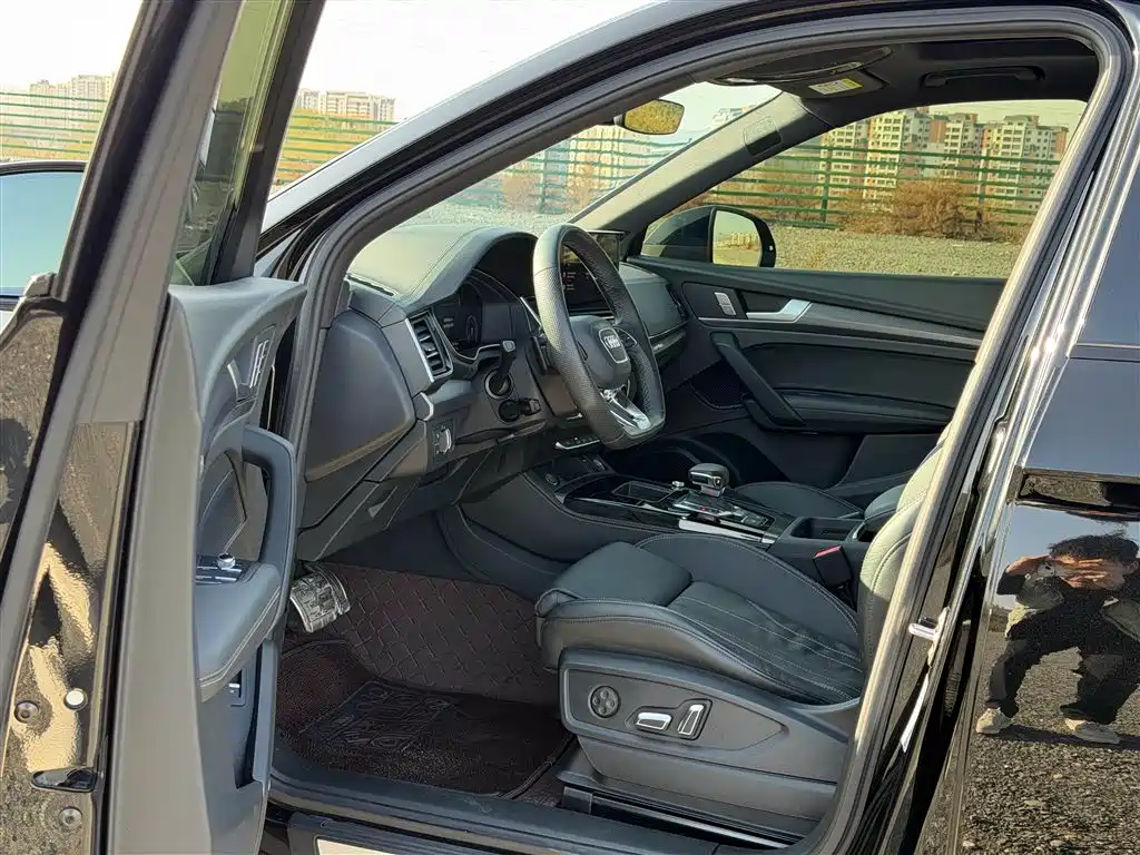 Audi Q5L 2024 Model 45 TFSI Luxury Dynamic фото 7
