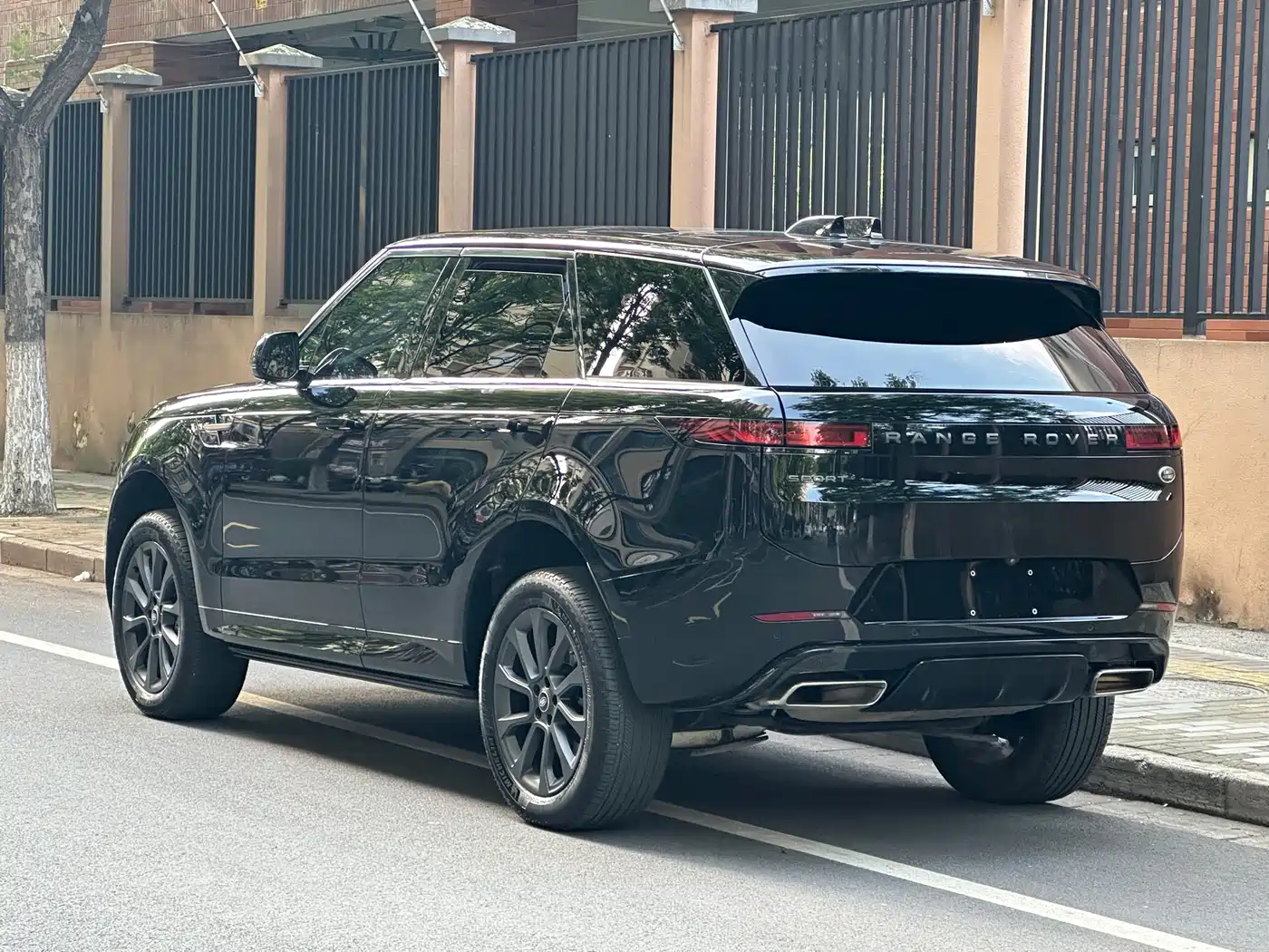 Land Rover Range Rover Sport 2023 400PS Dynamic SE фото 20