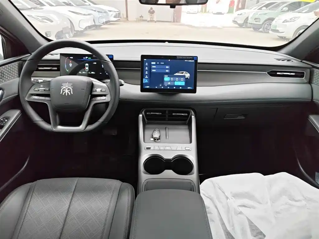 BYD Qin PLUS 2026 DM-i Smart Edition 128KM Progressive фото 10