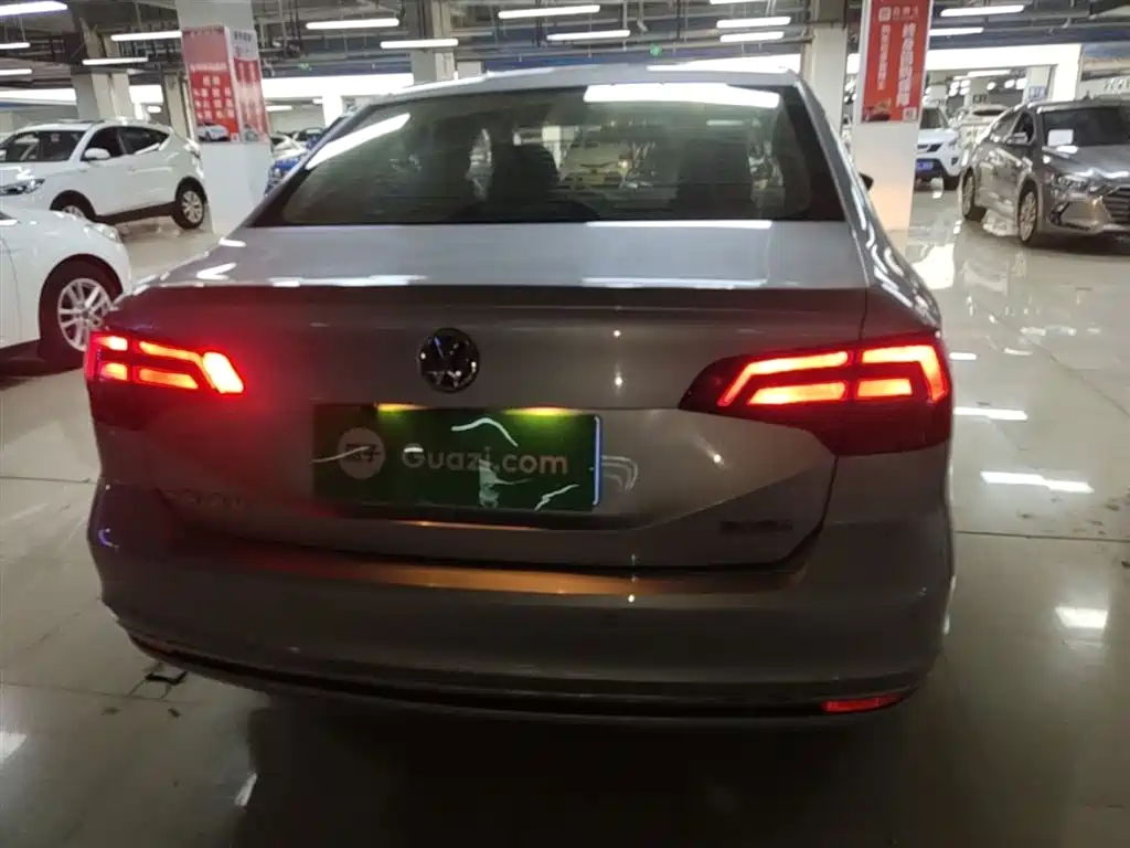 Volkswagen Bora 2016 Model 1.6L Manual Comfort фото 6