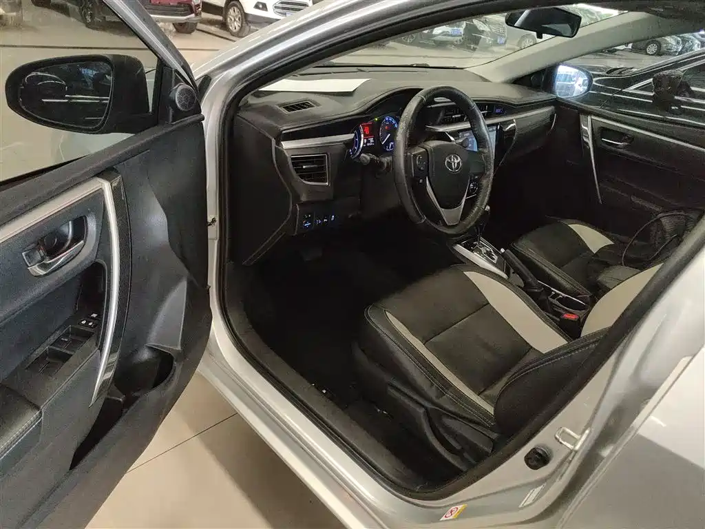 Toyota Corolla 2017 Model 1.2T CVT GL-i Leather Edition фото 16