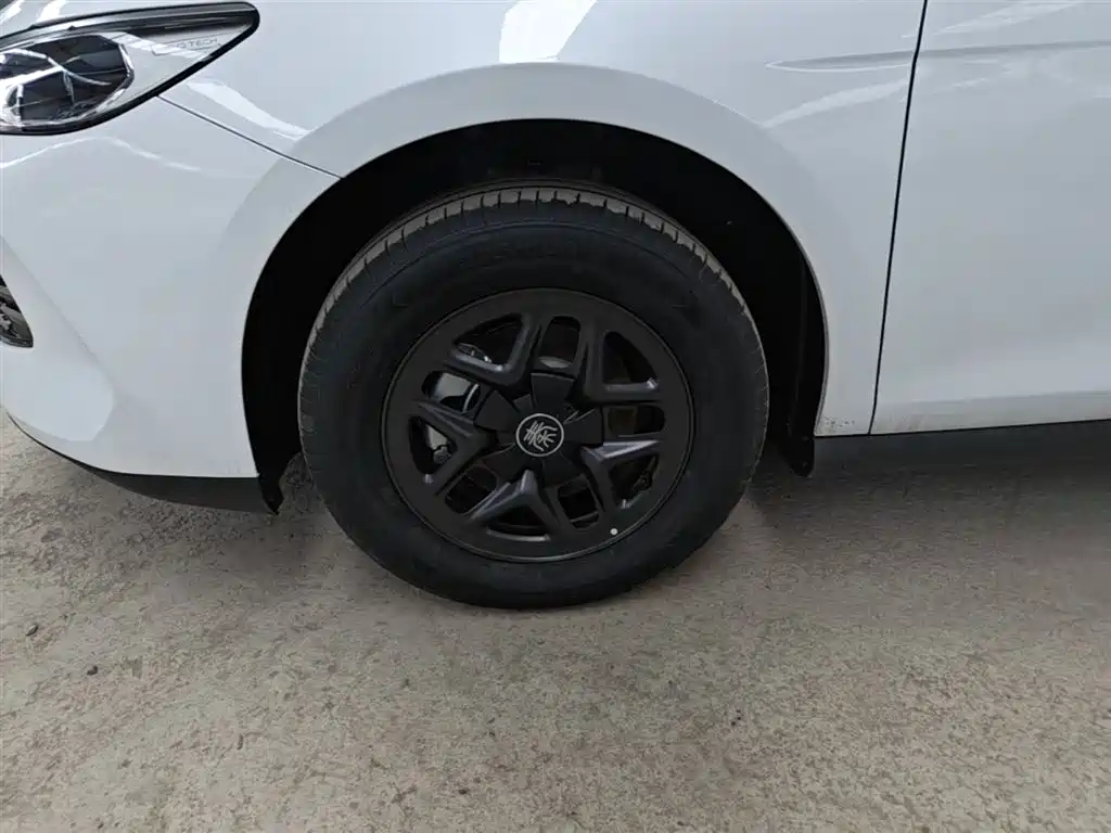 BYD Qin PLUS 2026 DM-i Smart Edition 128KM Progressive фото 23