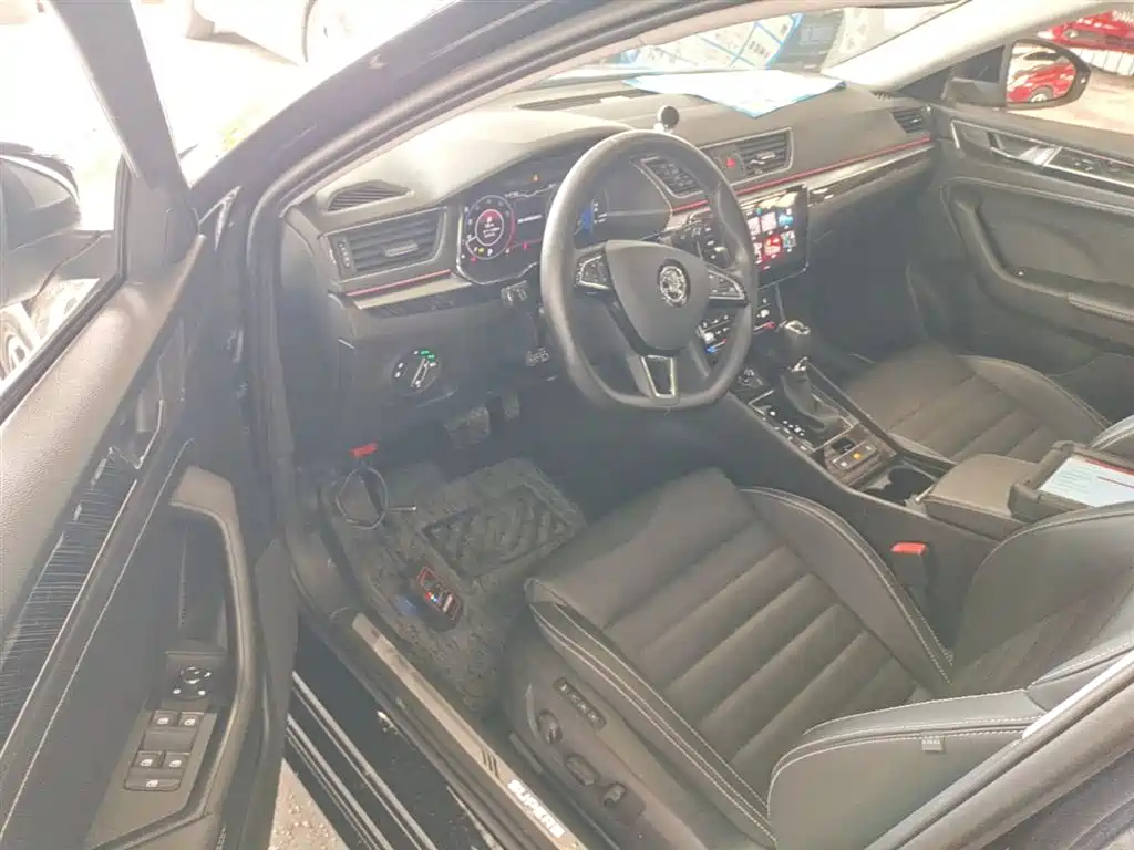 Škoda Superb 2023 Facelift TSI330 DSG Luxury Edition фото 16