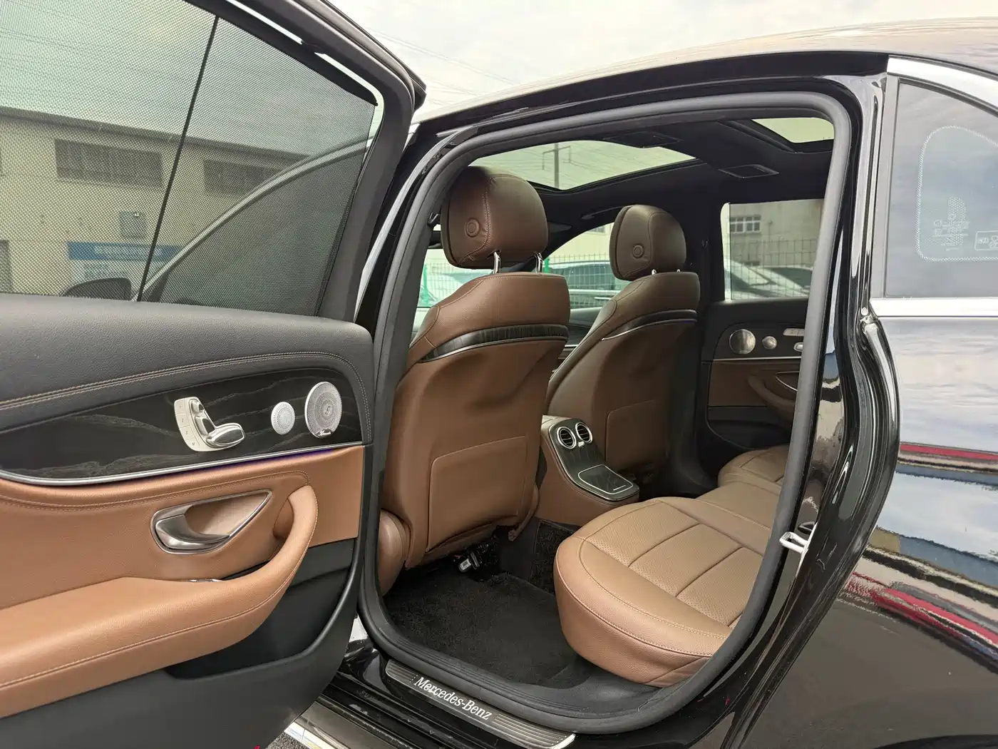 Mercedes-Benz E-Class 2021 E 300 L Sport Fashion фото 6