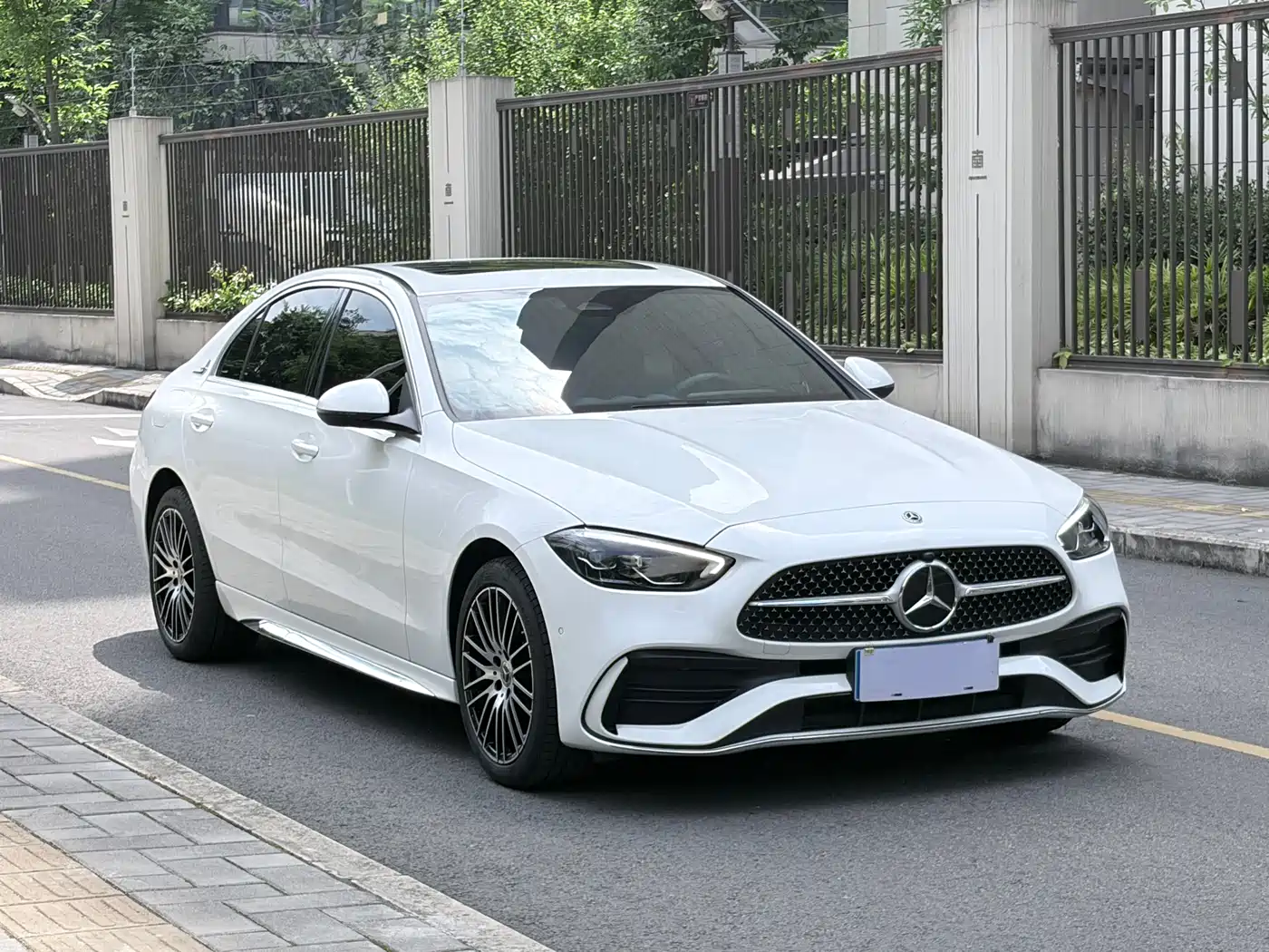 Mercedes-Benz C-Class 2024 C 200 L Sport Edition фото 3