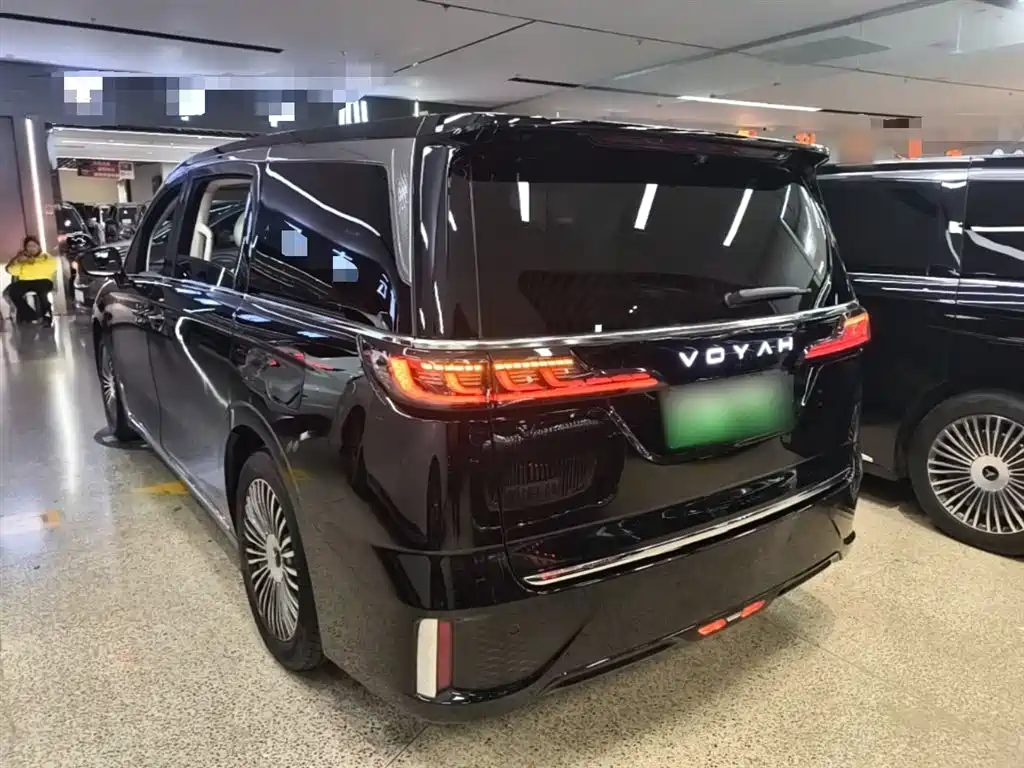 Voyah Auto Voyah Dreamer 2025 Model PHEV 4WD Excellent QianKun Edition фото 23