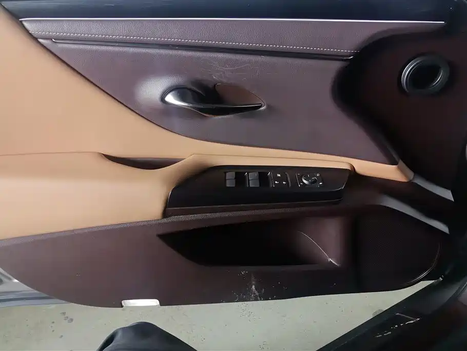 Lexus ES 2020 200 Excellence фото 7