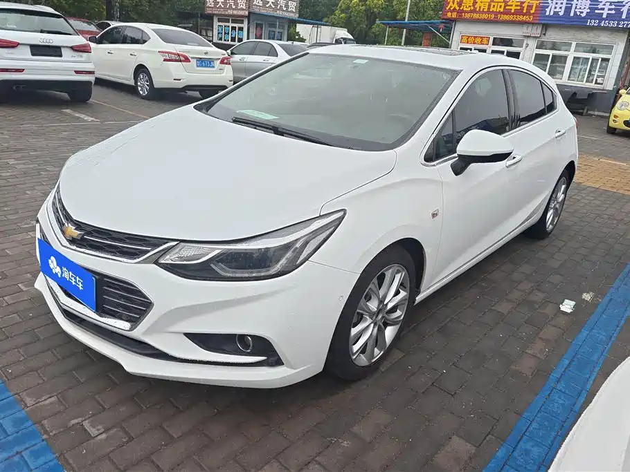 Chevrolet Cruze 2017 1.4T Hatchback DCT Leading Edge Edition