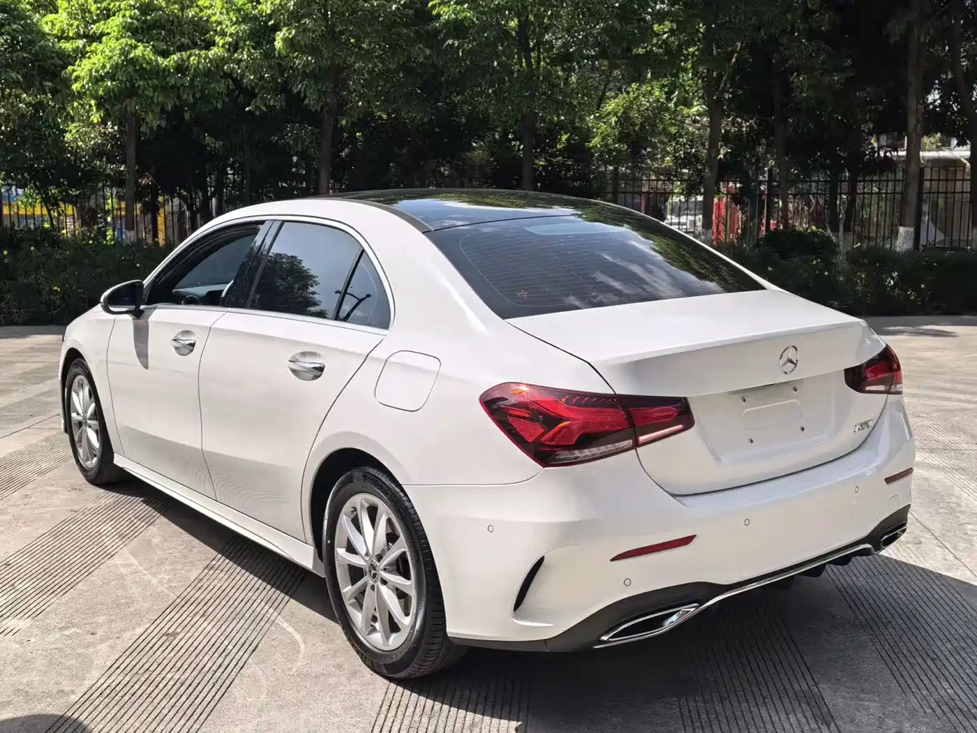 Mercedes-Benz A-Class 2021 A 200 L Sport Sedan Fashion Edition фото 8