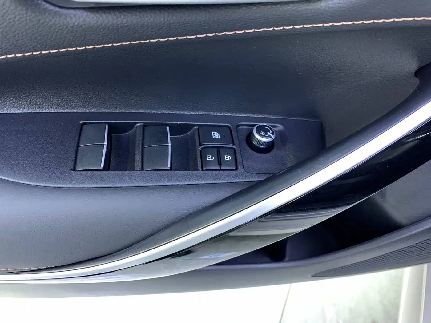 Toyota Levin 2023 Smart Hybrid 1.8L Sport Edition фото 4