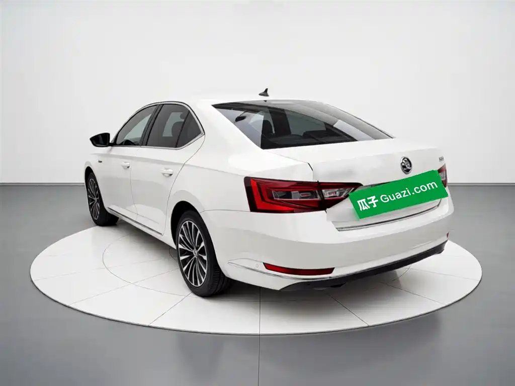 Škoda Superb 2016 TSI330 DSG Smart Edition фото 5