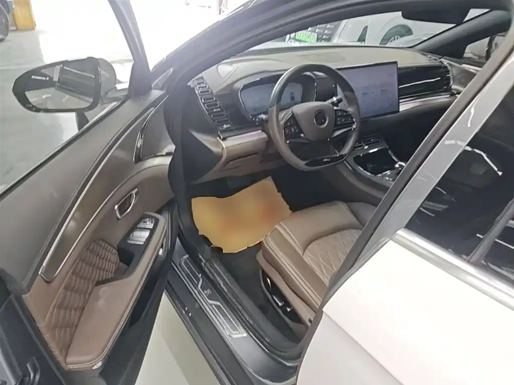 BYD Han 2022 DM-i 121KM Premium фото 16