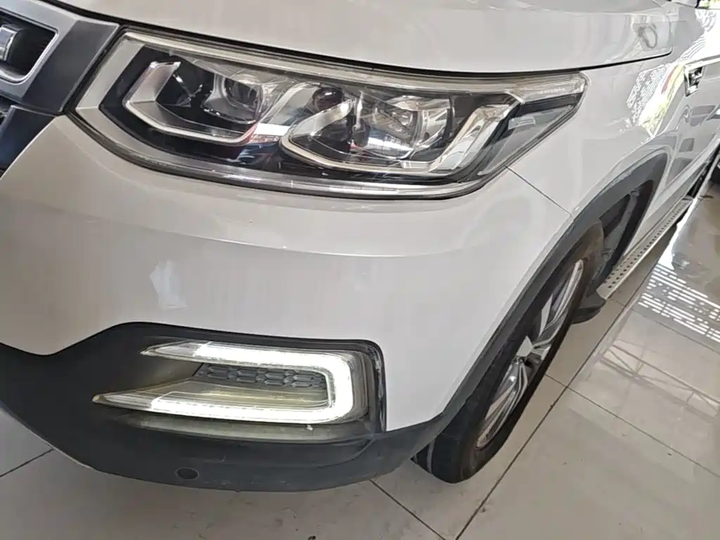 Changan CS95 2017 2017 2.0T FWD Zhitu Edition