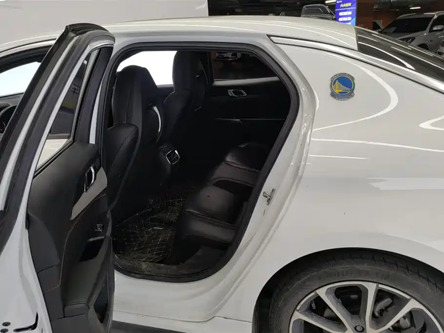 Lynk & Co 03 2019 2.0TD Auto Power Version фото 11