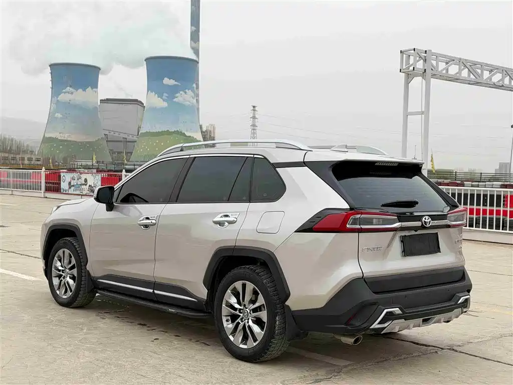 Toyota Wildlander 2022 2.0L CVT AWD Luxury PLUS Edition фото 6