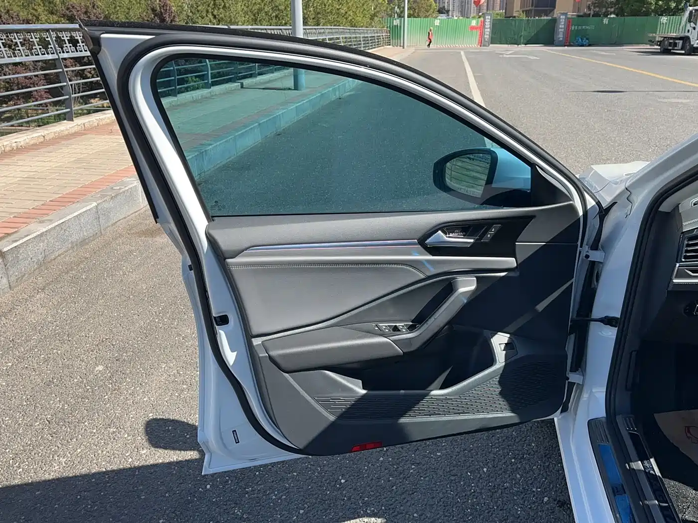 Volkswagen Sagitar 2022 280TSI DSG Surpassing Edition фото 13