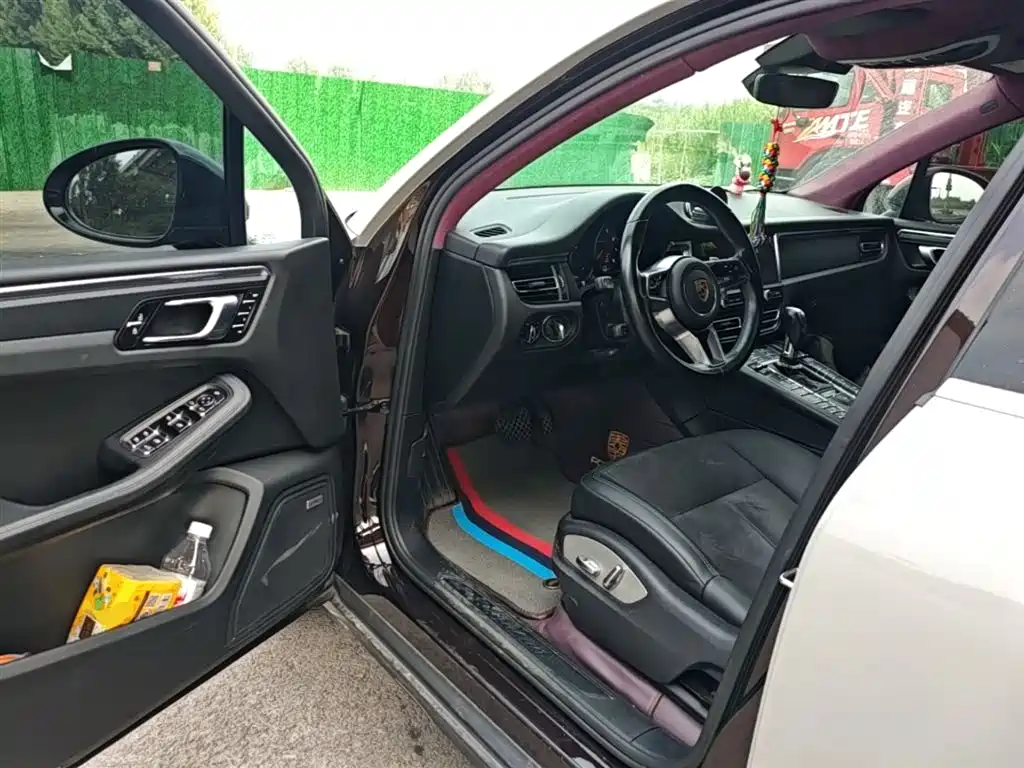 Porsche Macan 2018 Macan 2.0T фото 12