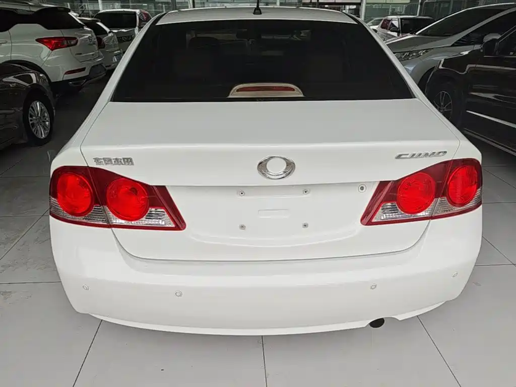 CIIMO CIIMO 2015 2015 1.8L Automatic Comfort Edition