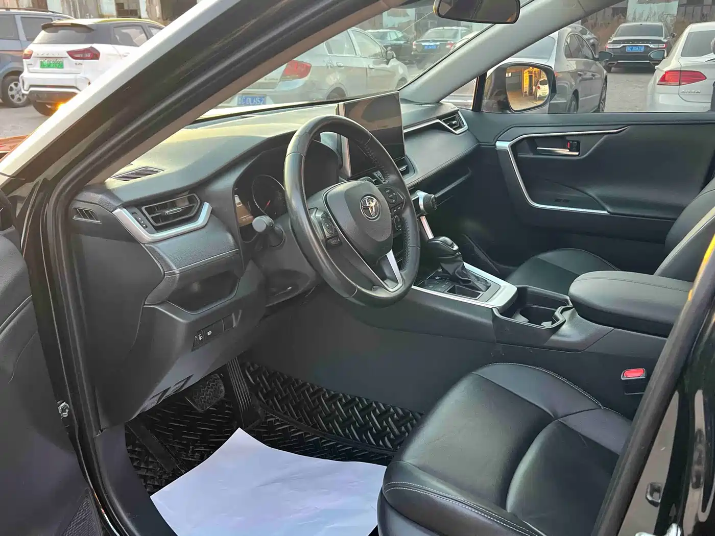 Toyota Wildlander 2022 2.0L CVT FWD Luxury Edition фото 7