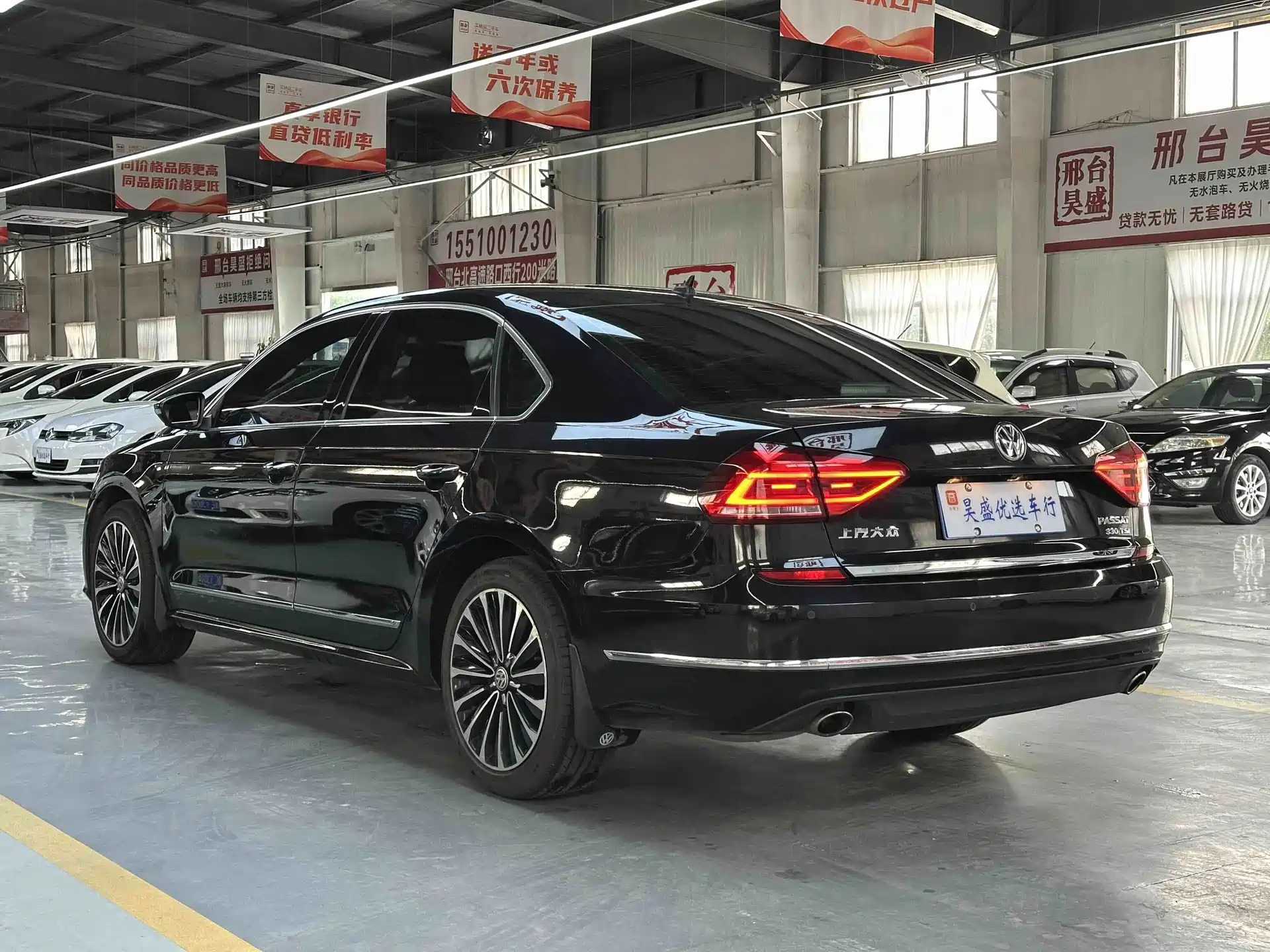Фото 7 - Volkswagen Passat