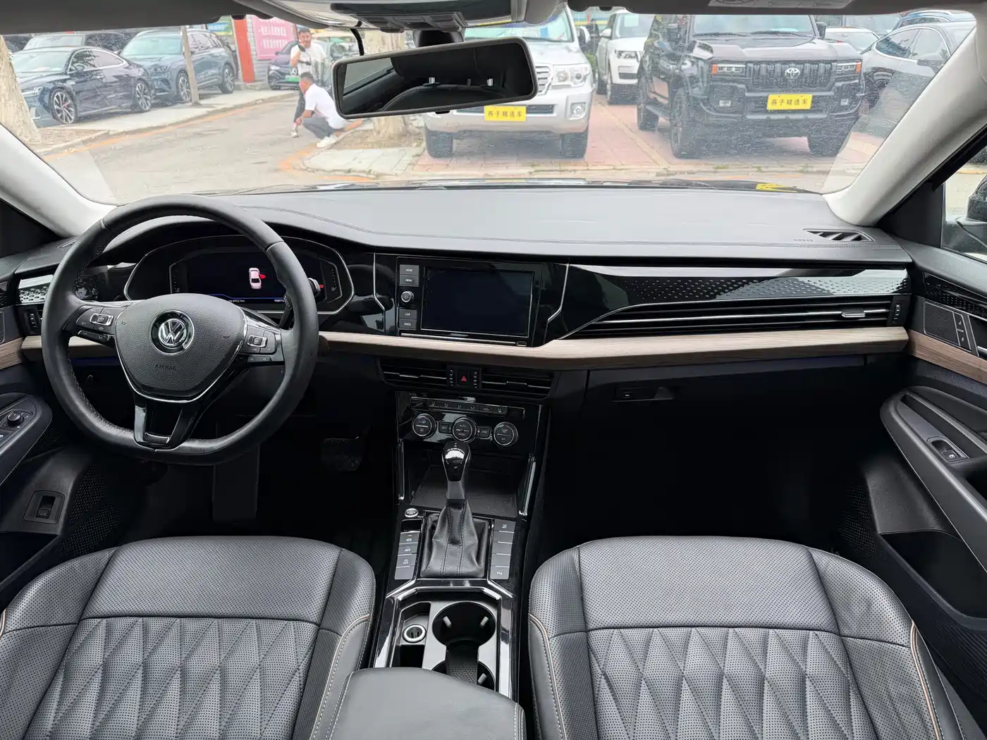 Volkswagen Passat 2019 330TSI Luxury Edition China VI фото 9