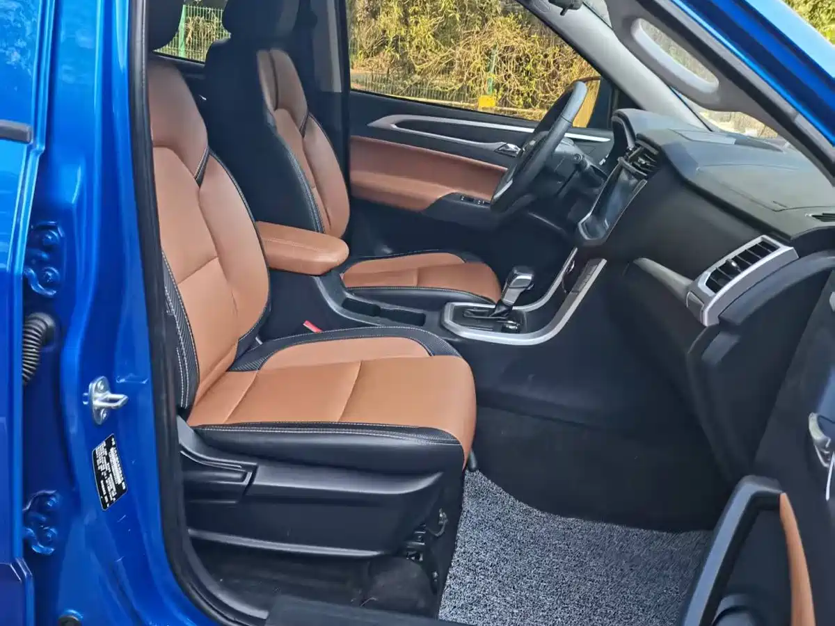 SAIC MAXUS CHASE T70