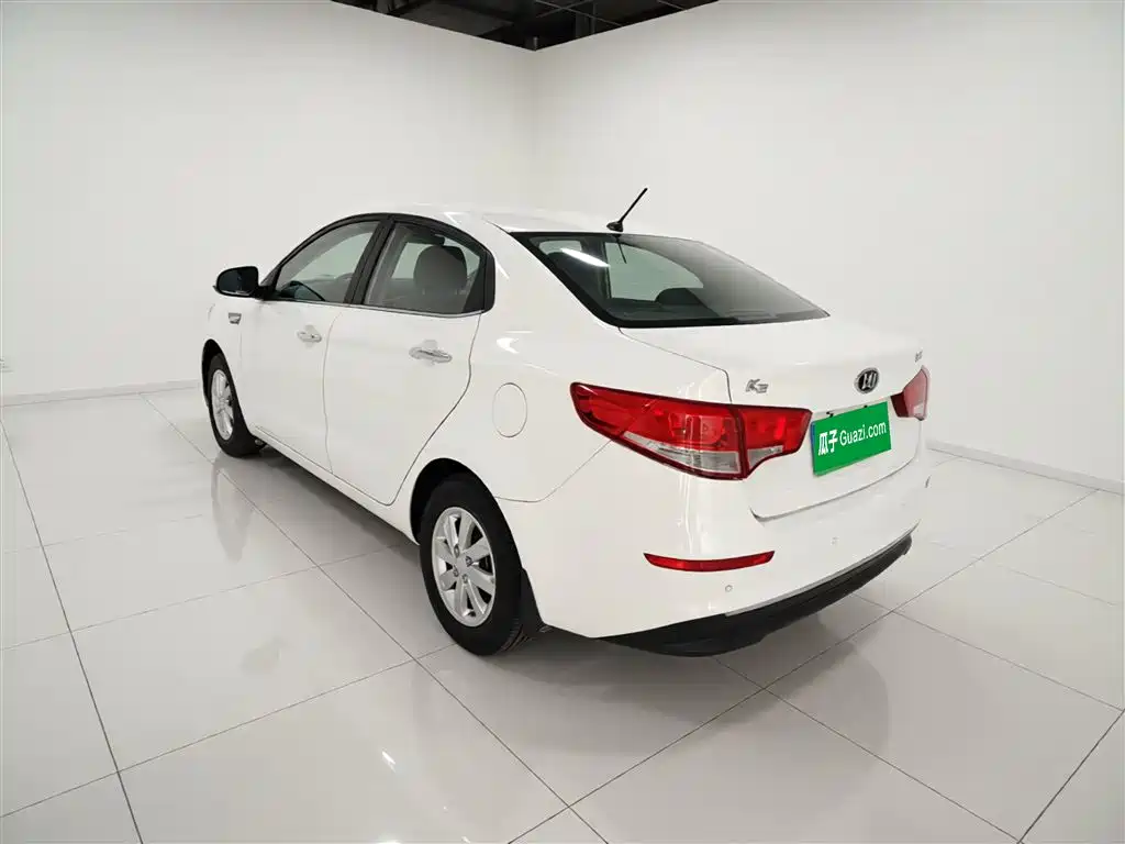 Kia K2 2015 Sedan 1.4L MT GLS фото 5