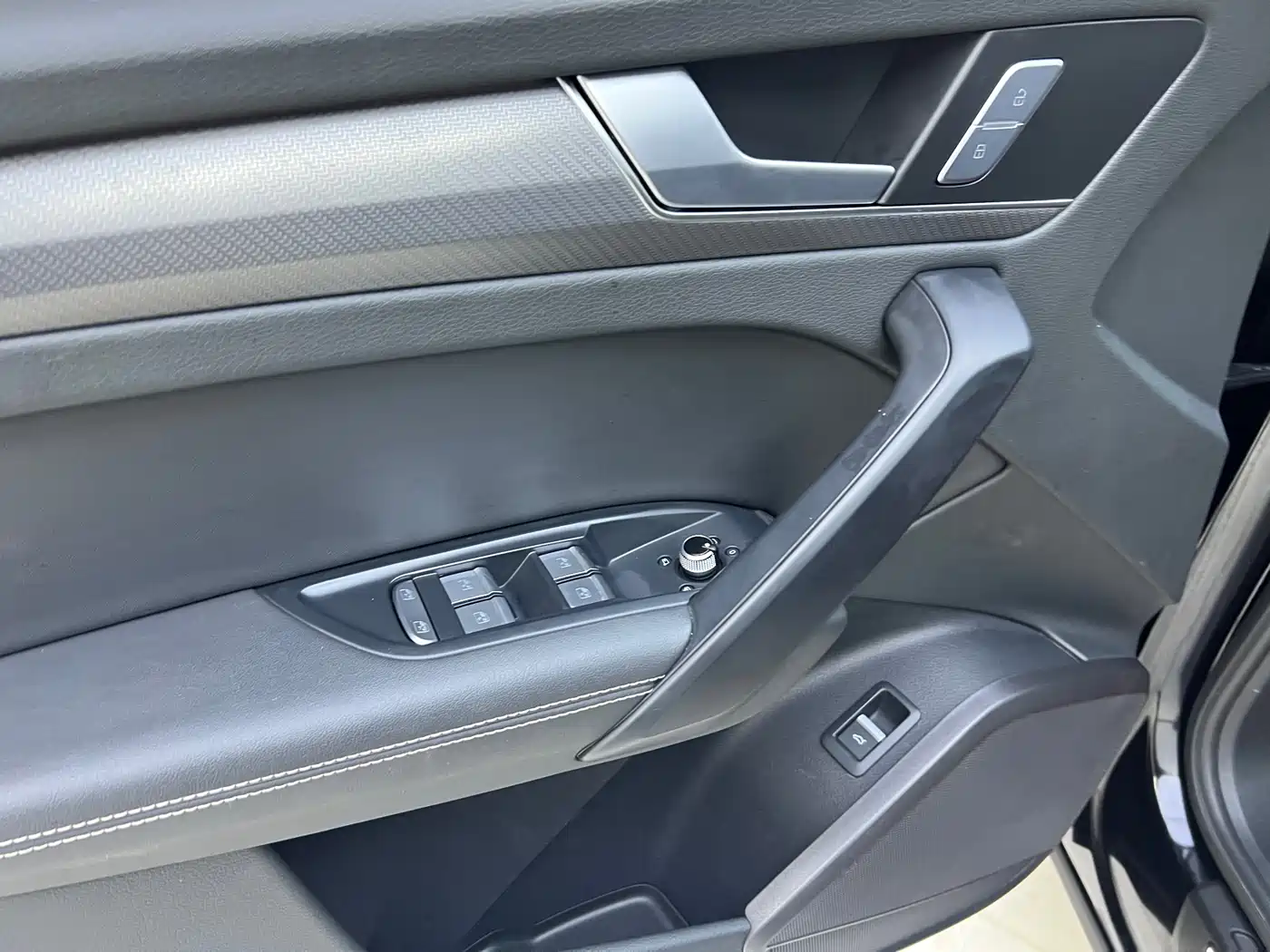 Audi Q5L 2024 Model 40 TFSI Luxury Dynamic фото 10
