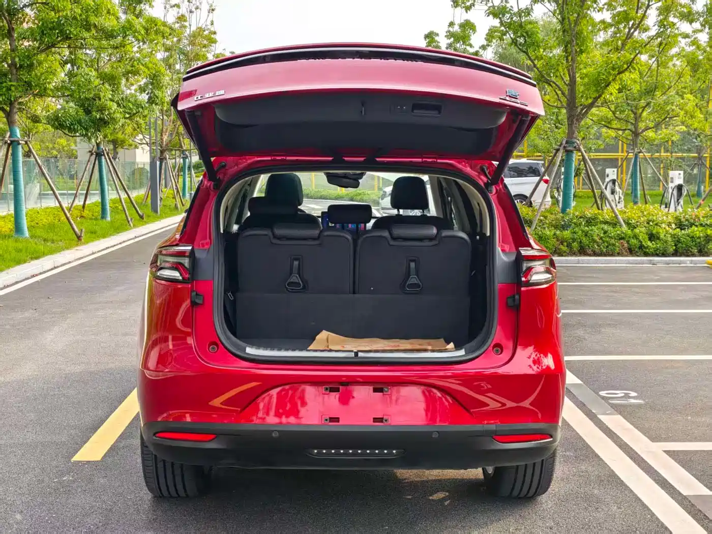 BYD Tang New Energy 2018 DM 2.0T AWD Smart Connection Genesis Edition 7-Seater China V фото 7