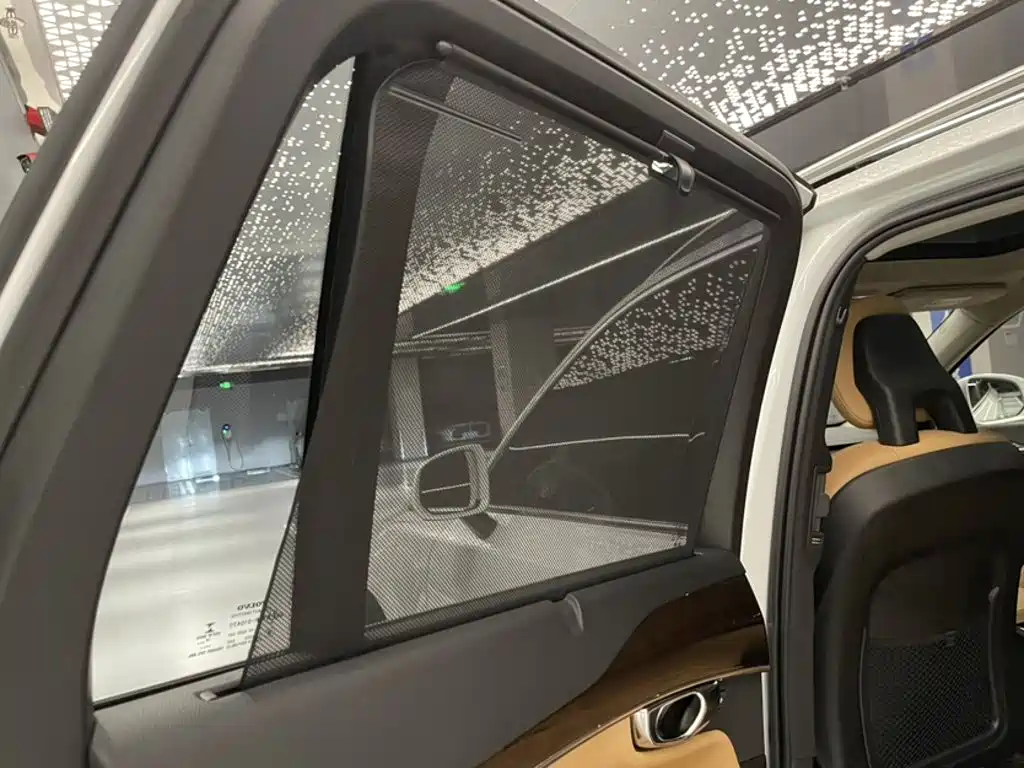 Фото 19 - Volvo XC90