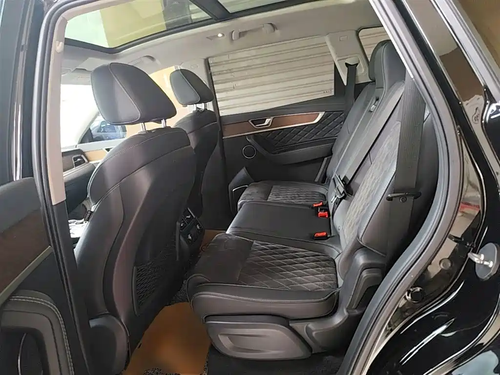 Hongqi HS7 2022 2.0T DCT 2WD ZhiLian QiXiang Edition 7-seater фото 17