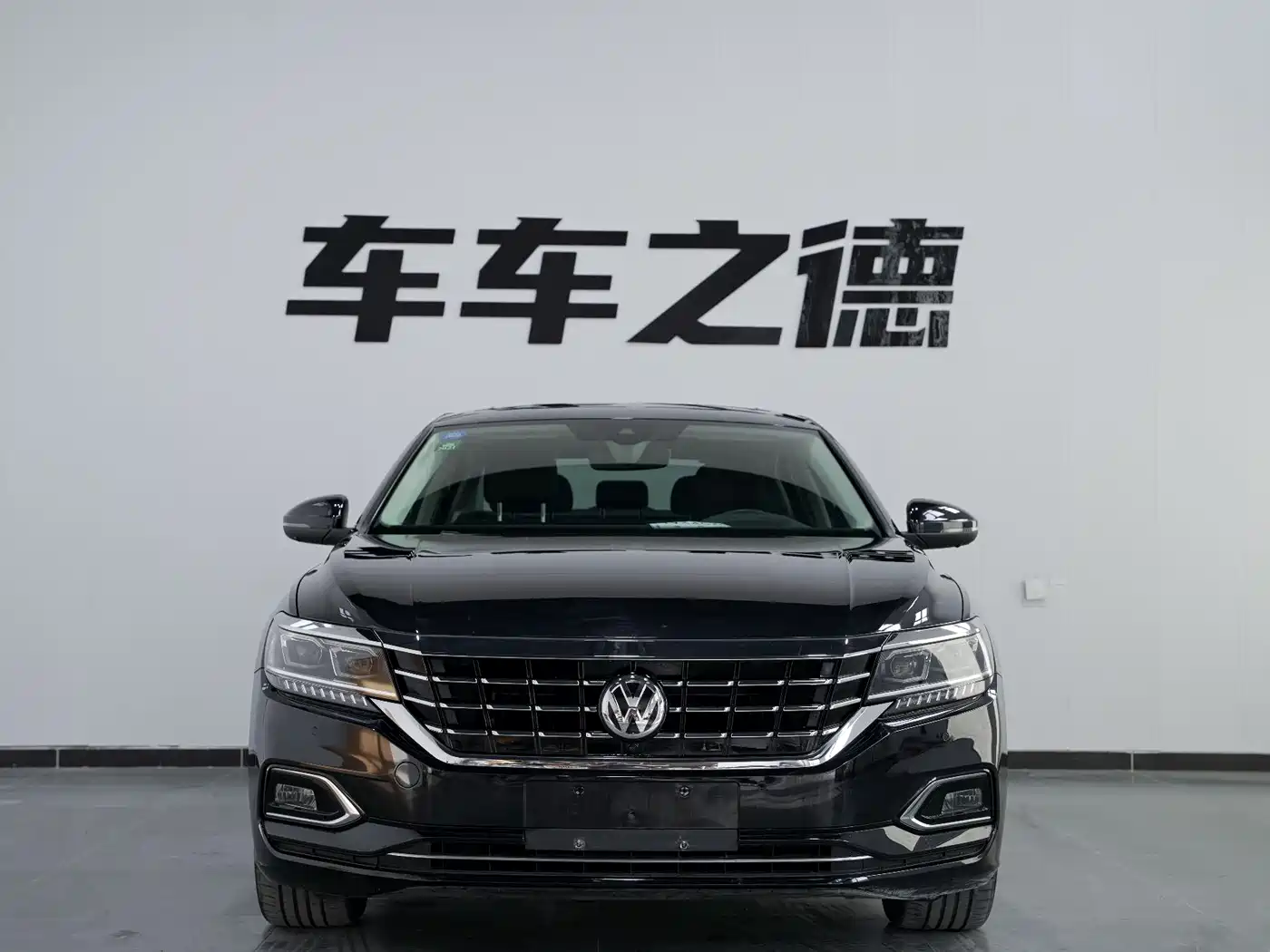 Volkswagen Passat 2019 380TSI Flagship Edition China VI фото 3