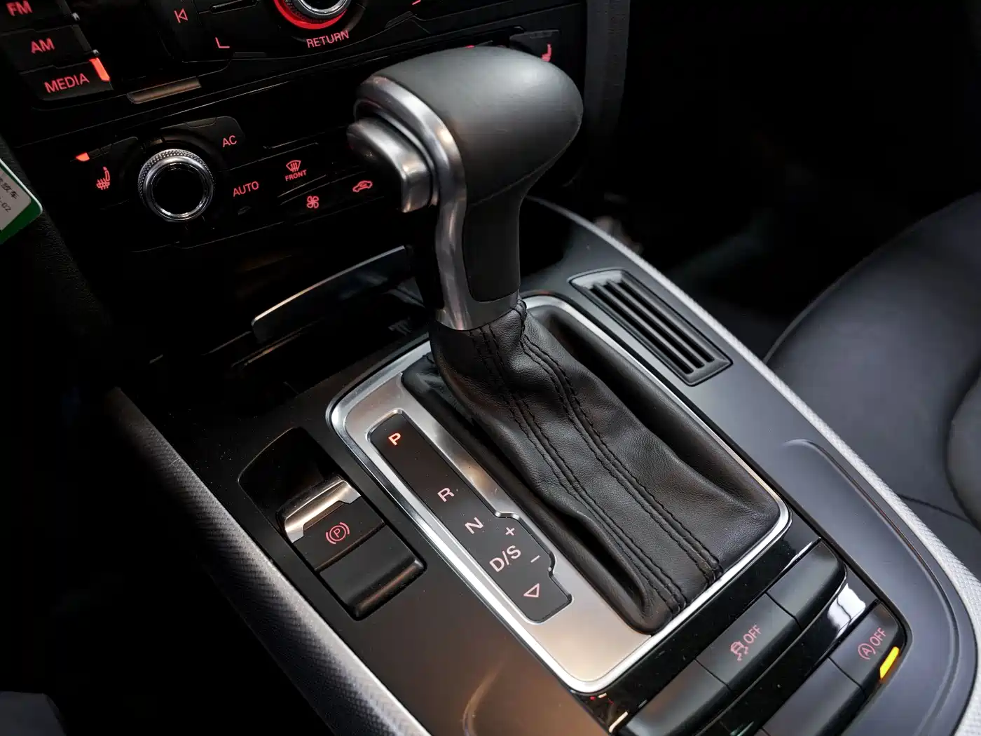 Audi A4 (Import) 2013 40 TFSI allroad quattro Comfort фото 8