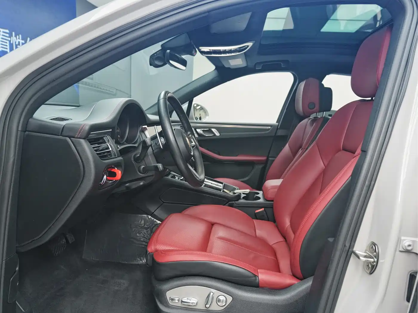 Porsche Macan 2023 Macan 2.0T фото 12