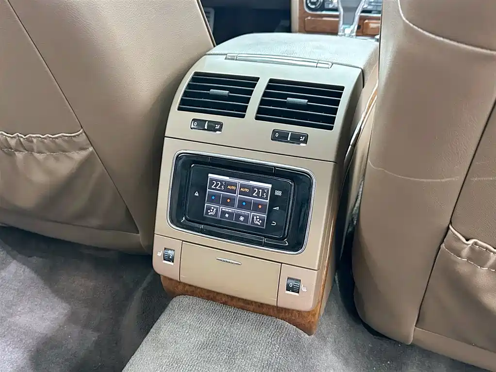 Volkswagen Phaeton 2014 3.0L Business Edition фото 12