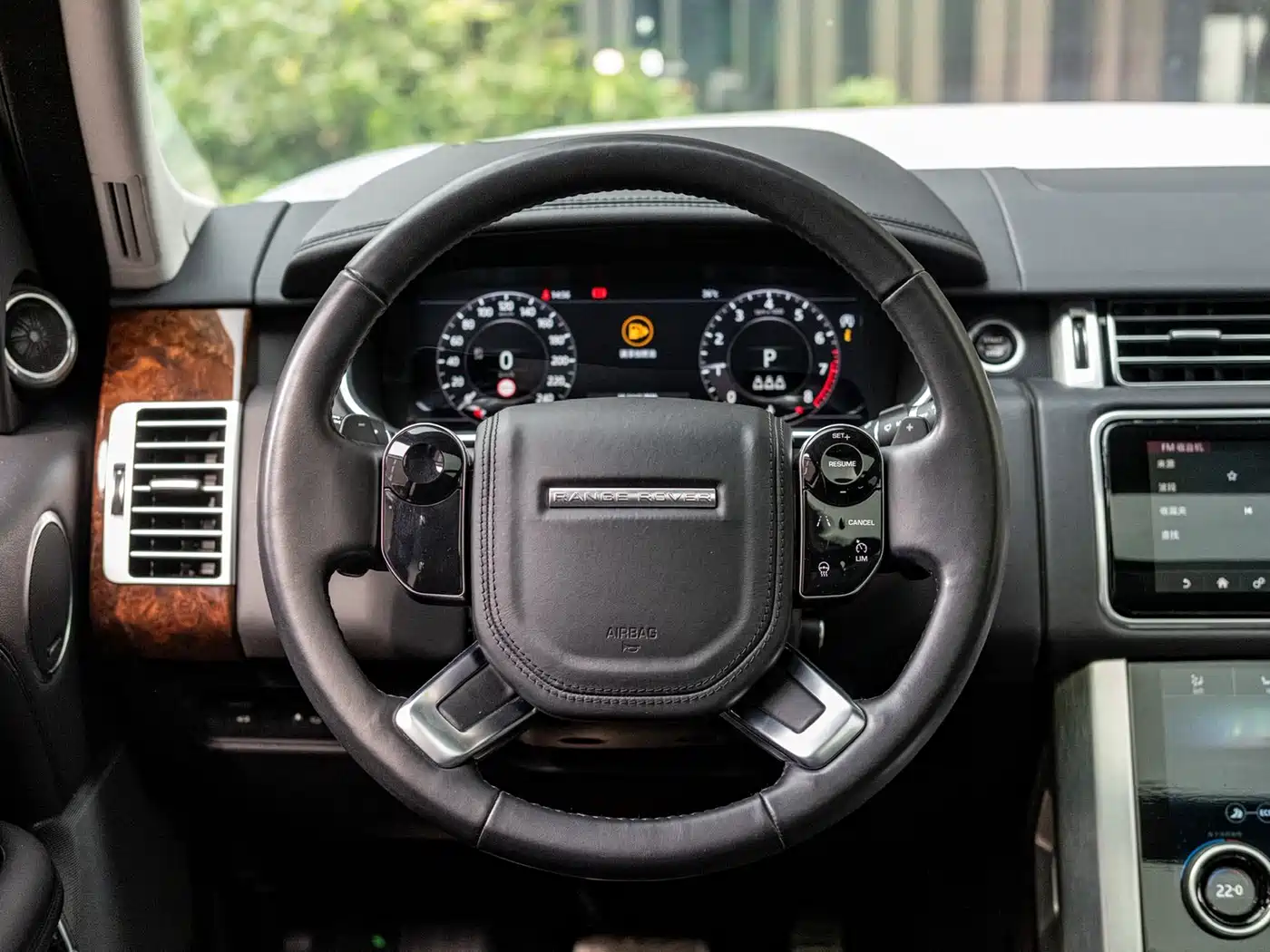 Land Rover Range Rover 2020 3.0 L6 Heritage Edition фото 8