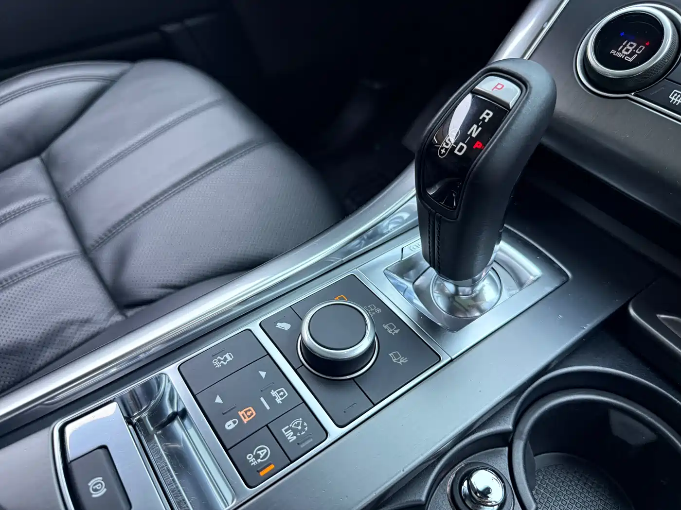 Land Rover Range Rover Sport 2017 3.0 SC V6 SE фото 10