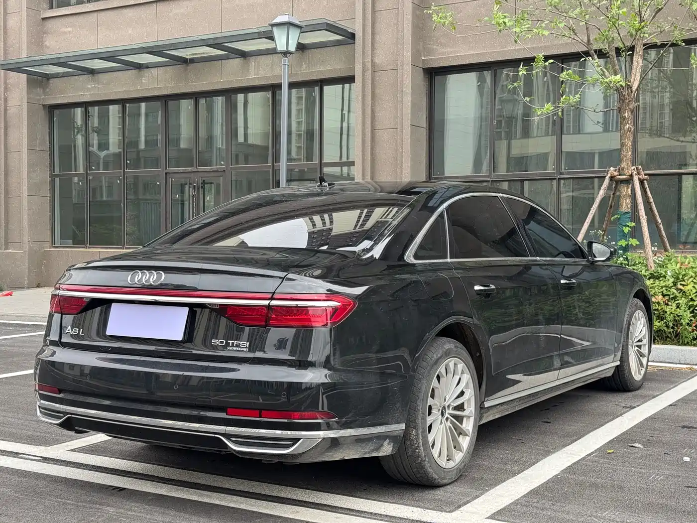 Audi A8 2021 A8L 50 TFSI quattro Comfort фото 8
