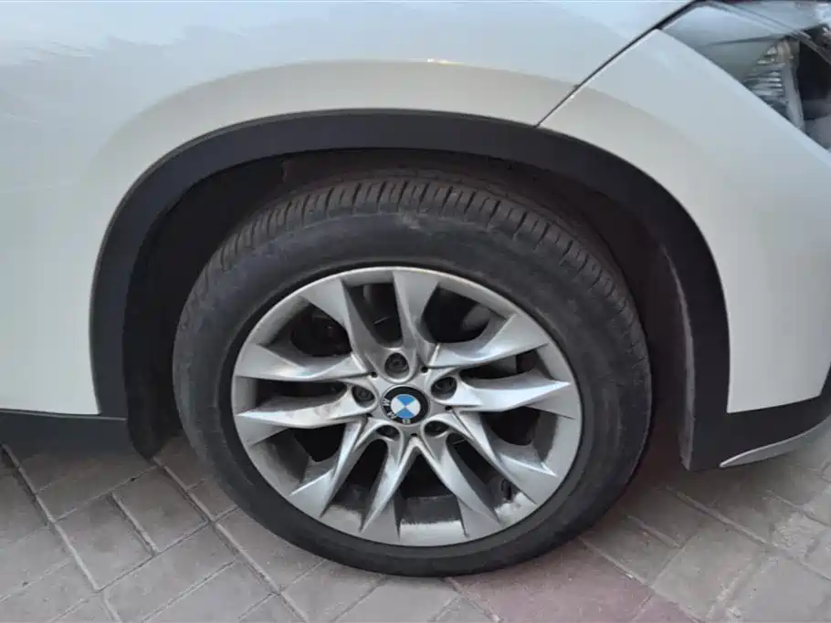 BMW X1 2015 Model sDrive18i Fashion Advanced Edition фото 6