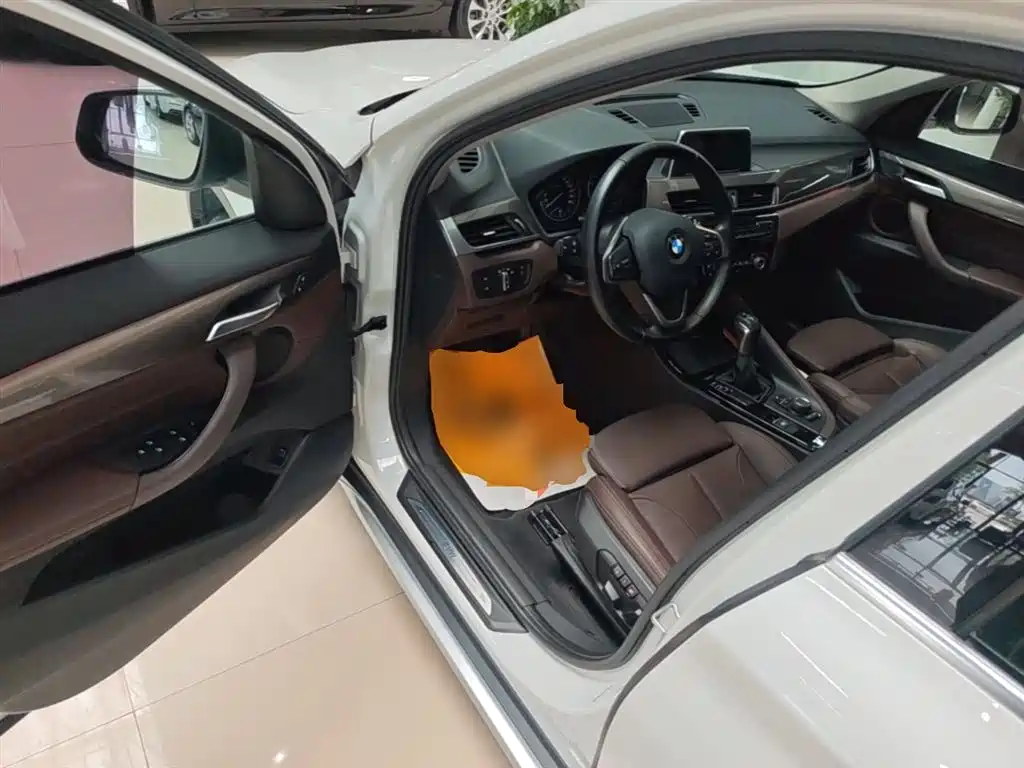 BMW X1 2018 sDrive18Li Premium Model фото 16