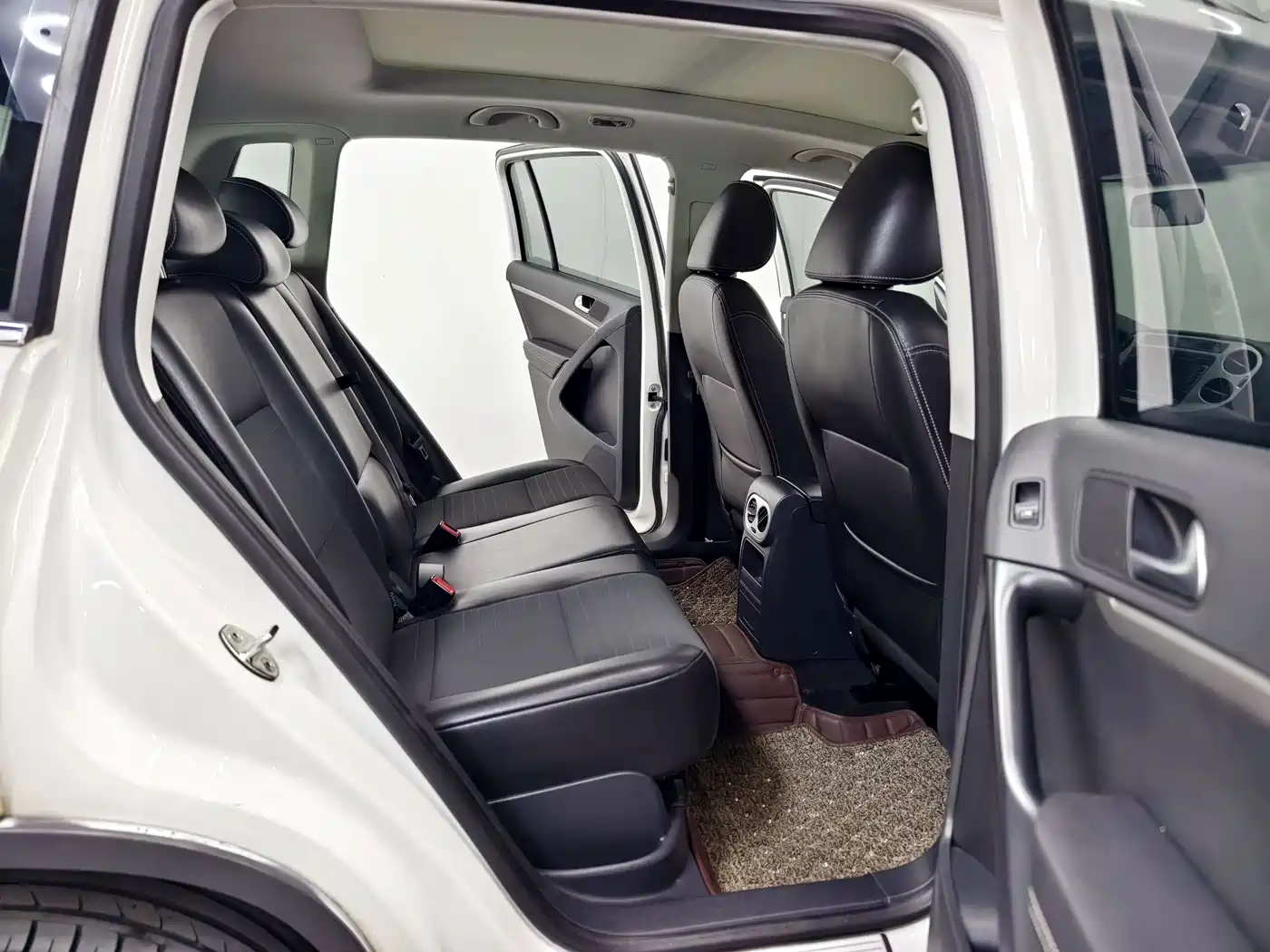 Volkswagen Tiguan 2016 Model 300TSI Automatic 4WD Trend Vision Edition фото 16