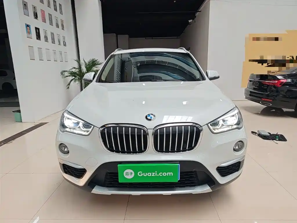 BMW X1 2018 sDrive18Li Premium Model фото 3