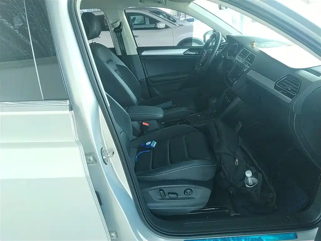 Volkswagen Tiguan L 2018 330TSI Automatic 2WD Luxury Edition фото 25