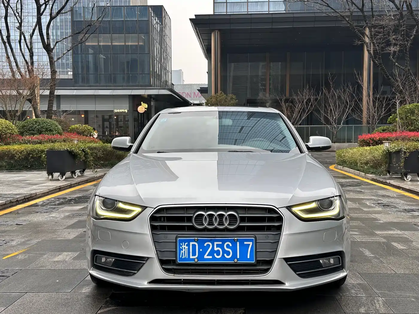 Audi A4L 2015 35 TFSI Auto Standard фото 2