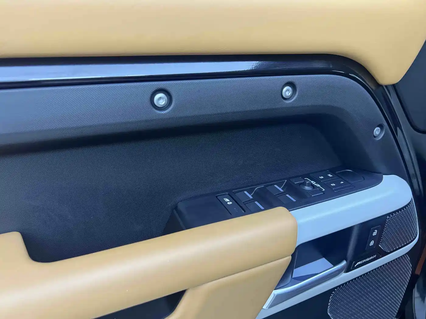 Land Rover Defender 2024 110 3.0T P400 X-DYNAMIC HSE фото 6